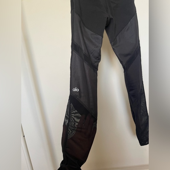 Alo yoga leggings with mesh panel as seen on Taylor swift - Picture 3 of 4